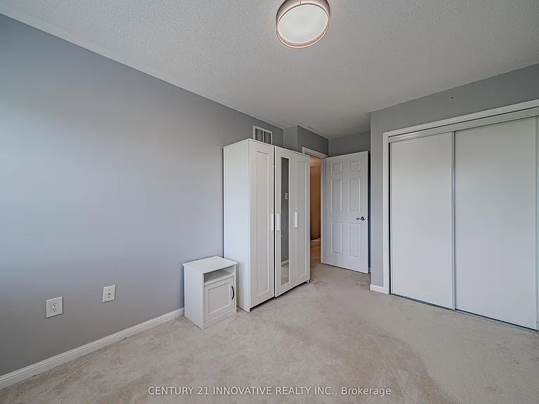 28 Samandria Ave #UPPER — Photo 39