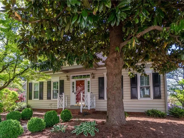 2794 Clayburne Ct, Winston Salem, NC 27103