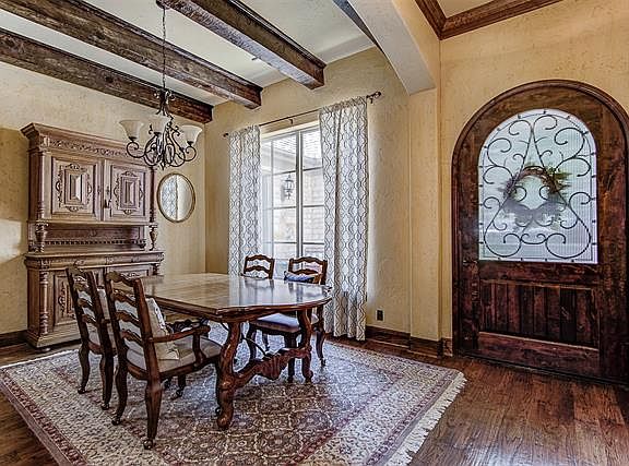 5th image of 912 Kings Ct
