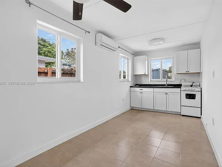 17001 NW 53rd Ct — Photo 36