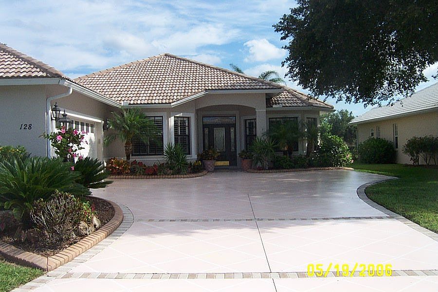 Deco Drive w/pavers