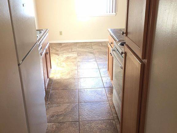 5th image of 1585 Highland Pkwy APT 102