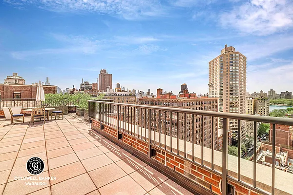 Sold by Coldwell Banker Warburg | media 12