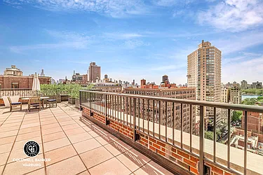 Sold by Coldwell Banker Warburg