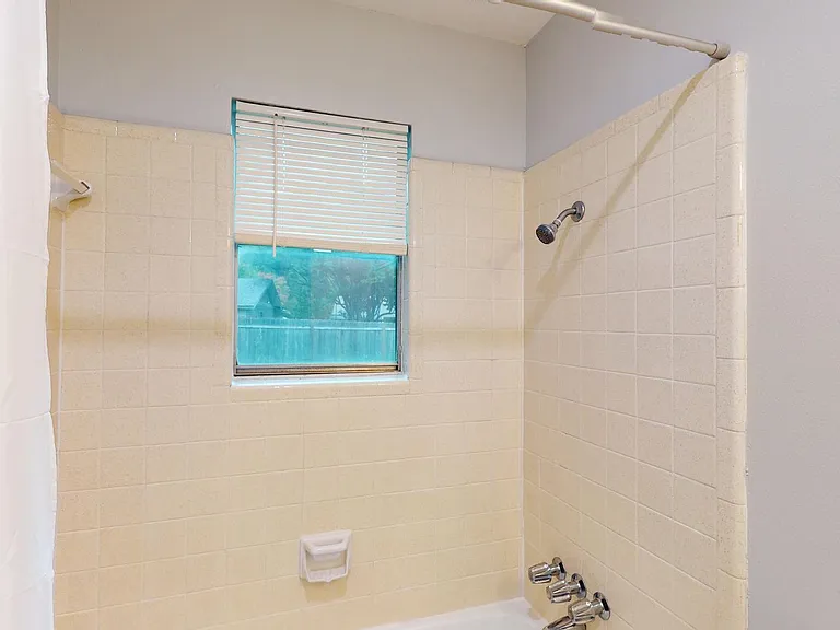 7611 Lunar Dr — Photo 13