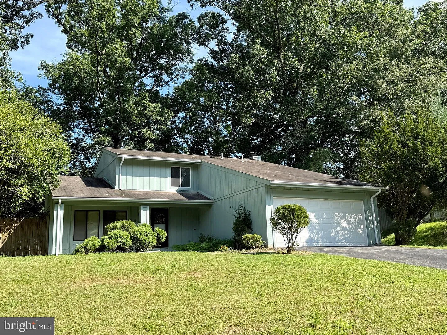 4 bed, 2.5 bath, 2002 sqft, $3,780 — Photo 1
