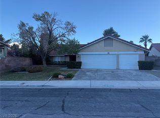 8909 Silvagni Dr, Las Vegas, NV 89117
