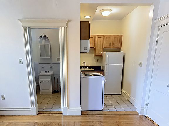 40 Queensberry St. #17 Boston - Fenway Unit Photo 3