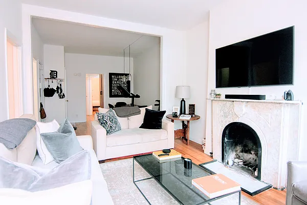 Rented by Voro, LLC | media 1