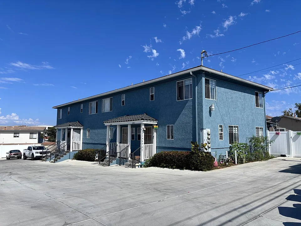 2345 E Jewett St
