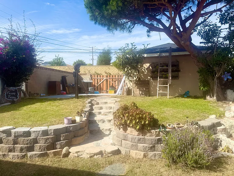 528 N Maria Ave — Photo 12