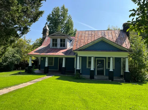 121 Adams Ferry Rd, Brookneal, VA 24528