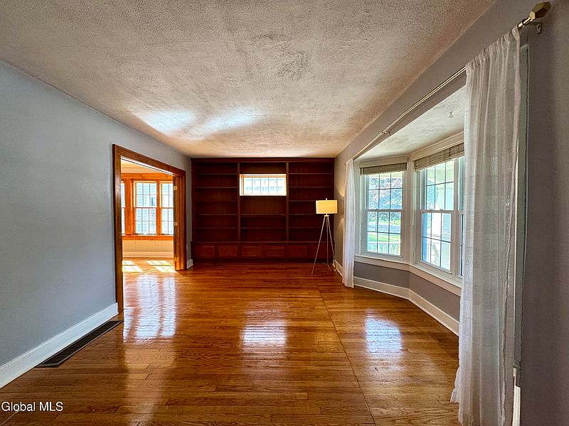 5th image of 1266 Keyes Avenue
