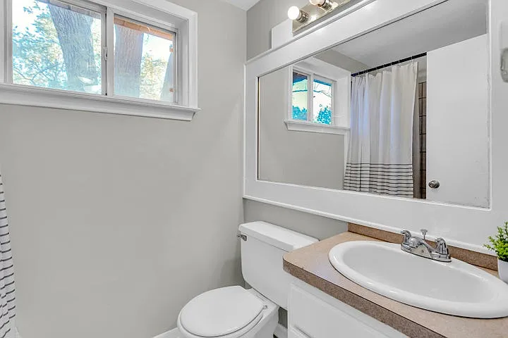 3815 Wedgewood Dr — Photo 8