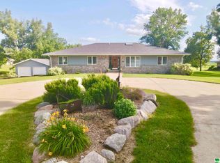 802 W 2nd St, Alta, IA 51002