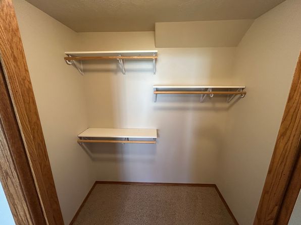 3808 W 93rd St APT 1, Sioux Falls, SD 57108