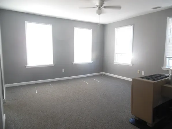 185 Mason St APT 2, Fall River, MA 02723