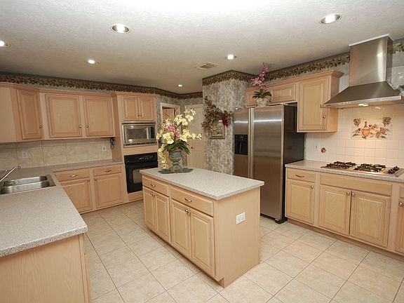 5th image of 108 Clear Creek Meadows Dr
