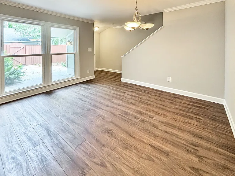 5030 Meadow Ln — Photo 9