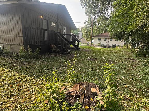 4th image of 305 Jackson Ave N