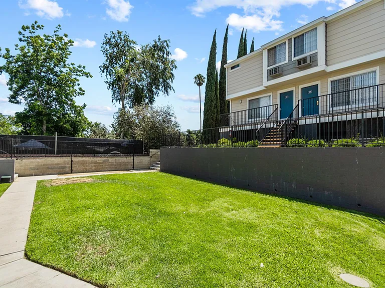Lake Balboa Townhomes — Photo 5