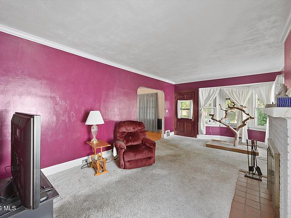 5th image of 1325 Royalton Rd