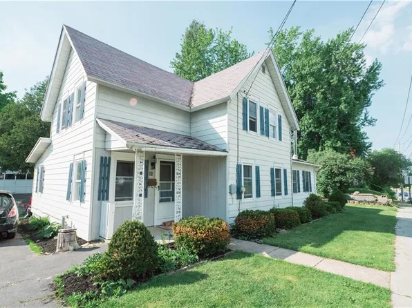 21 Bolton Ave, Alexandria Bay, NY 13607