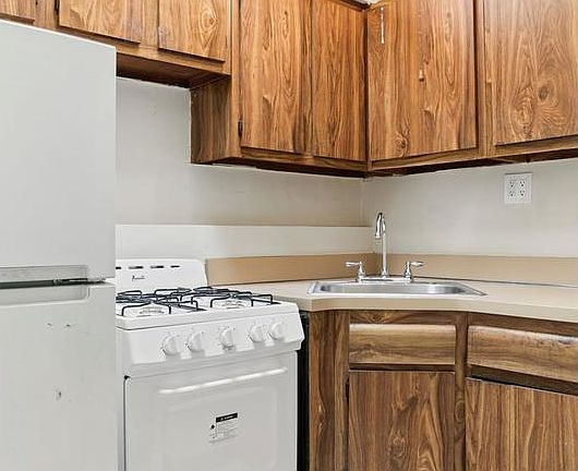 3rd image of 533 Macdonough St #3