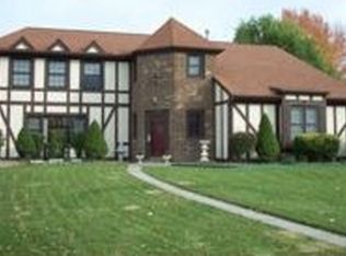 19430 Overland Park Dr, Strongsville, OH