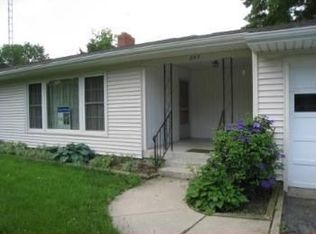 207 E Johnson St, Wolcott, IN 47995