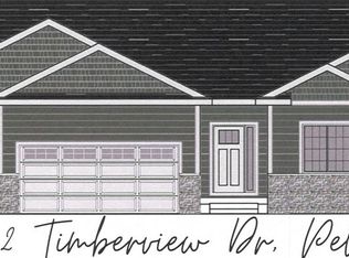 212 Timberview Cir, Pella, IA 50219