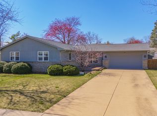 117 Cheltenham Dr, Normal, IL 61761