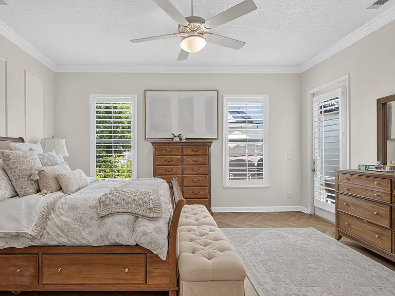 10542 SW Westlawn Blvd — Photo 20