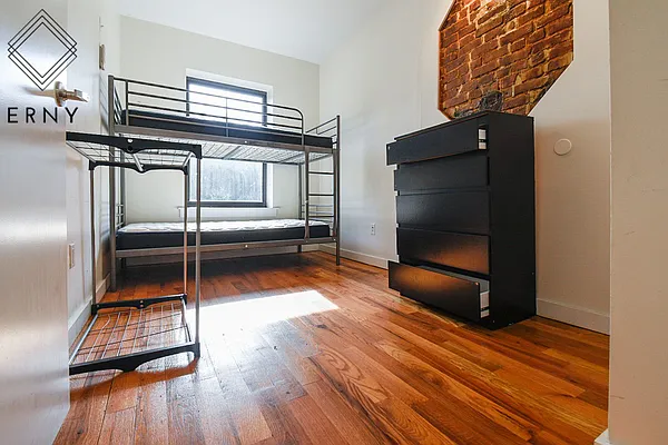 Rented by ERNY LLC | media 22