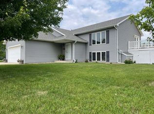 109 Lincoln Dr NE, Racine, MN 55967