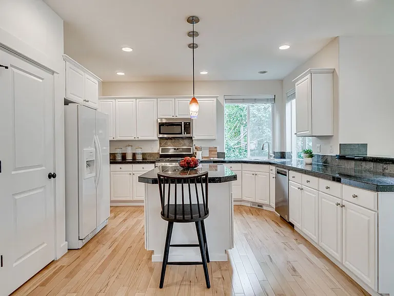 12792 NW Kyla Ln — Photo 11