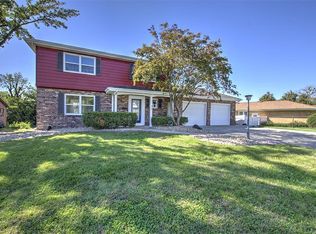 33 Allen Bend Dr, Decatur, IL 62521