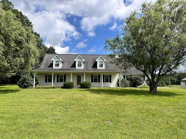 1646 Willis Rd, Meadows Of Dan, VA 24120