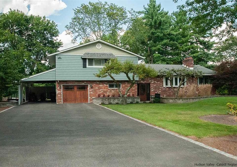 1st image of 3 Lynn Pl