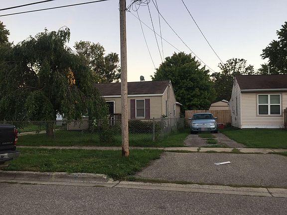 3rd image of 1394 Carman St