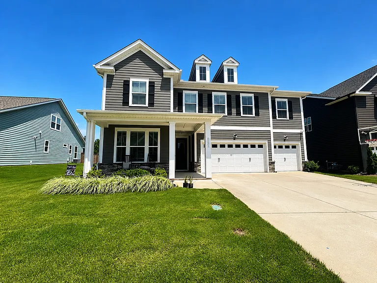 711 Torridon Ln — Photo 2