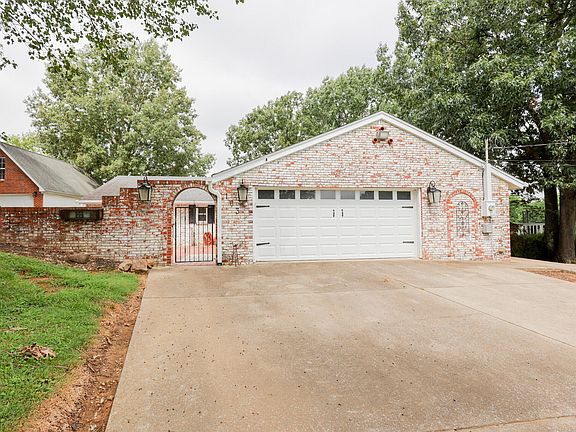 4th image of 163 Rock Castle Rd