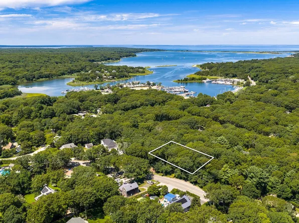 23 Abrahams Path, East Hampton, NY 11937