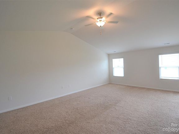 4th image of 145 Kenyon Dr