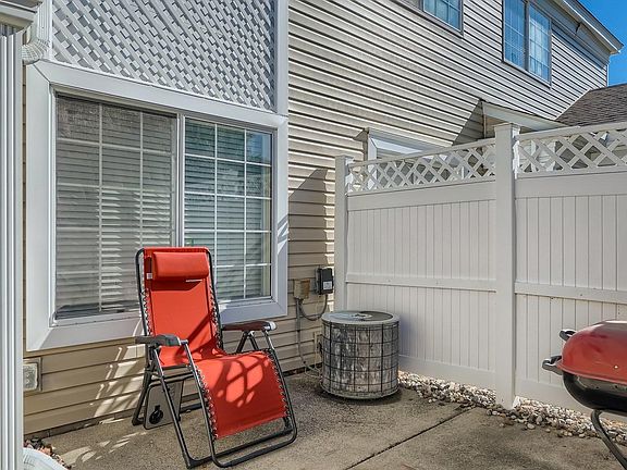 2nd image of 1917 Southcross Dr W APT 1906