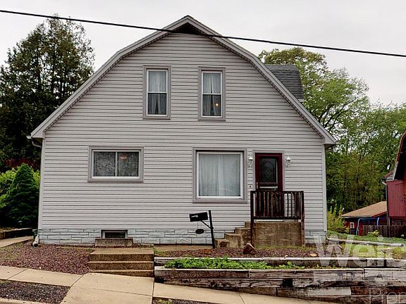 2nd image of 214 Elm St S