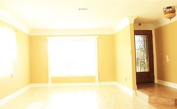 3rd image of 3833 Shannon Dr
