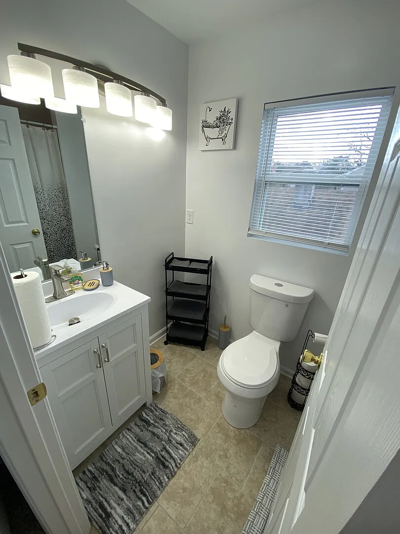 Chesapeake Gray — Photo 2
