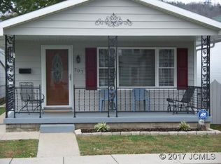 707 E 1st St, Madison, IN 47250