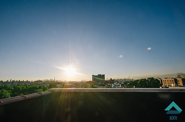 Rented by EXR | media 2